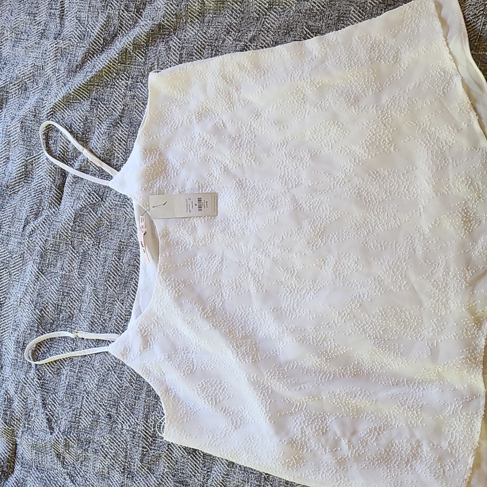 NWT Francesca's white flowy tank, Size M